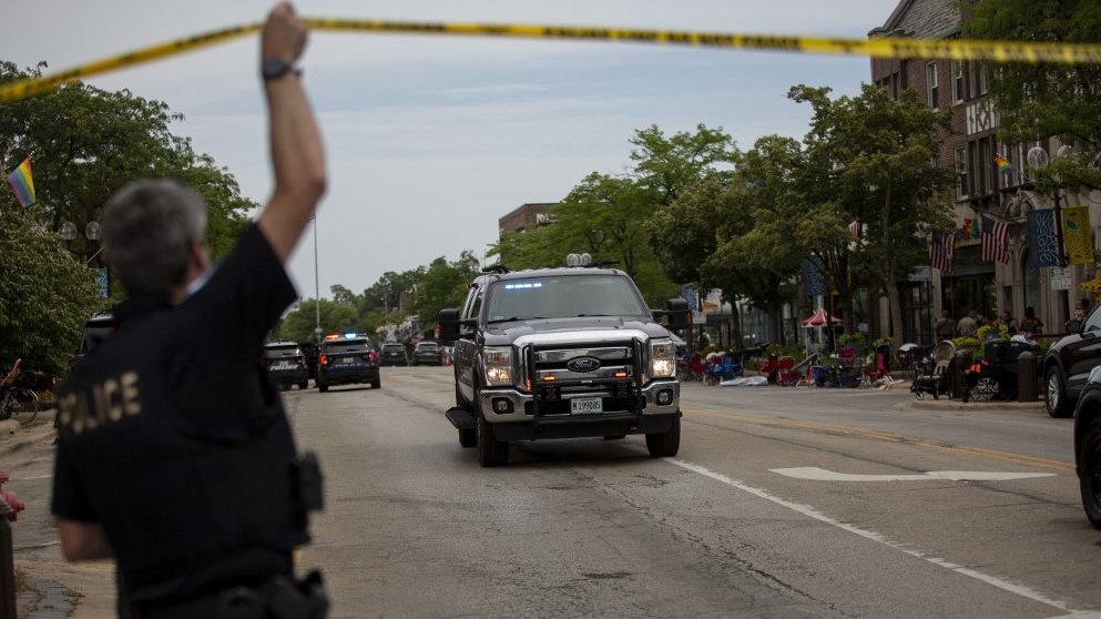 Lövöldözés tört ki Illinois-ban egy függetlenség napi ünnepségen, halálos áldozatok is vannak