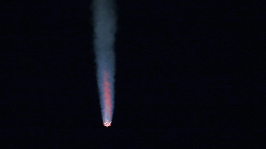 Egy birkatenyésztő földjére csapódott be a SpaceX 3 méteres űrszemete