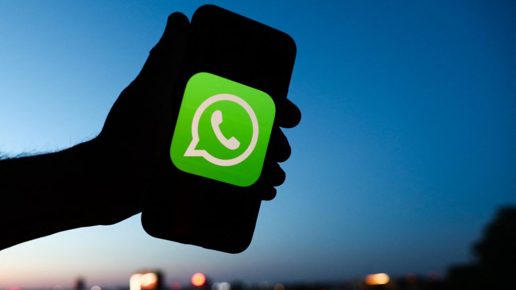 Új biztonsági funkciókat kap a WhatsApp