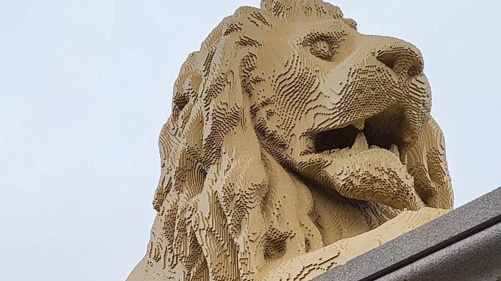 Valaki fel akarta gyújtani Budapest LEGO-oroszlánját