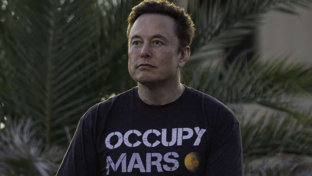 Már az USA kormányában is vannak, akik Elon Musk körmére néznének