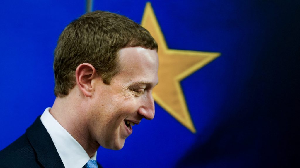 Újabb szeget üthet az EU a Facebook koporsójába