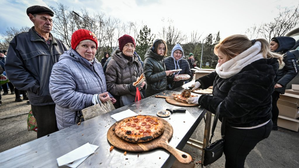 Peszkov: A NATO az utolsó ukránig akar harcolni