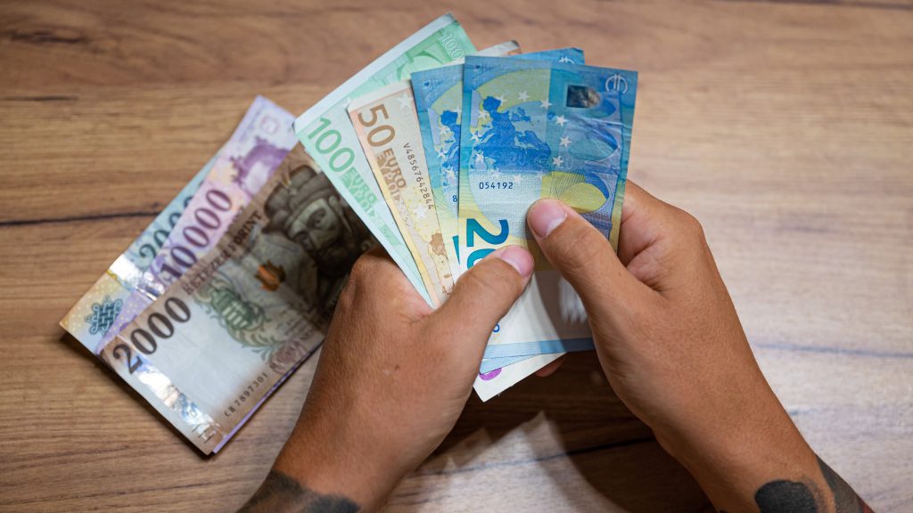 A 400 Forinthoz K zel t Az Eur 24 hu