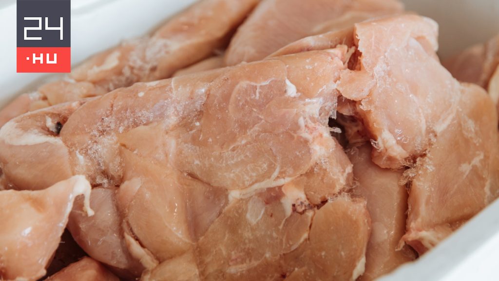 A moldy, discolored turkey has ruined Christmas for many British families
