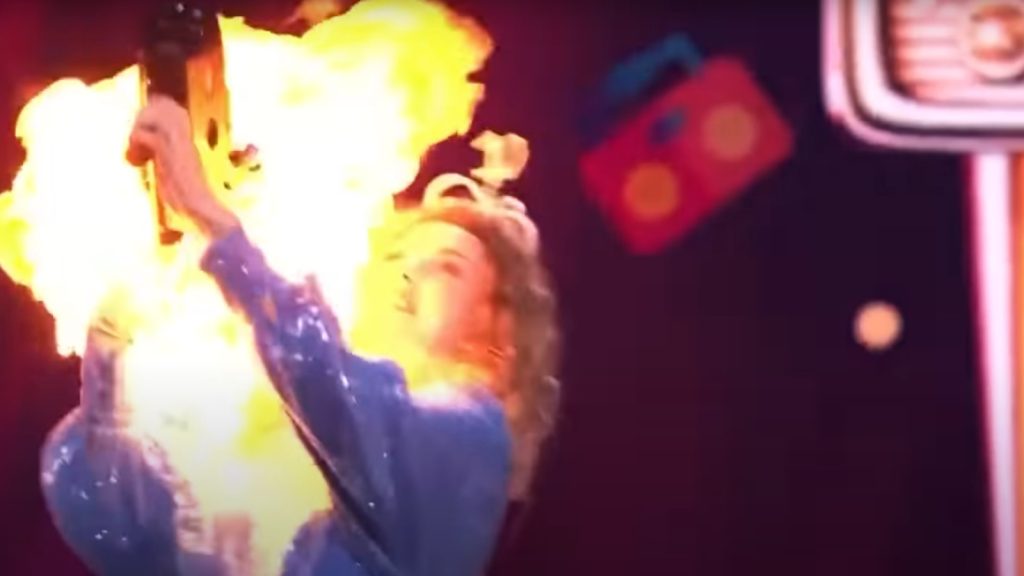 Élő adásban lőtte meg magát lángszóróval egy belga műsorvezetőnő