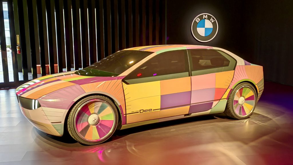 Színváltós az új BMW, de még csak nem is ez a legérdekesebb benne