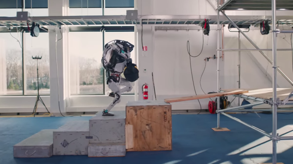 Ez a robot már majdnem jobban mozog, mint egy ember