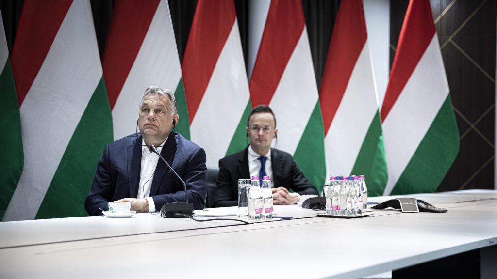Politico: A magyar kormány azt kéri, hogy távolítsanak el kilenc személyt az EU-s szankciós listáról