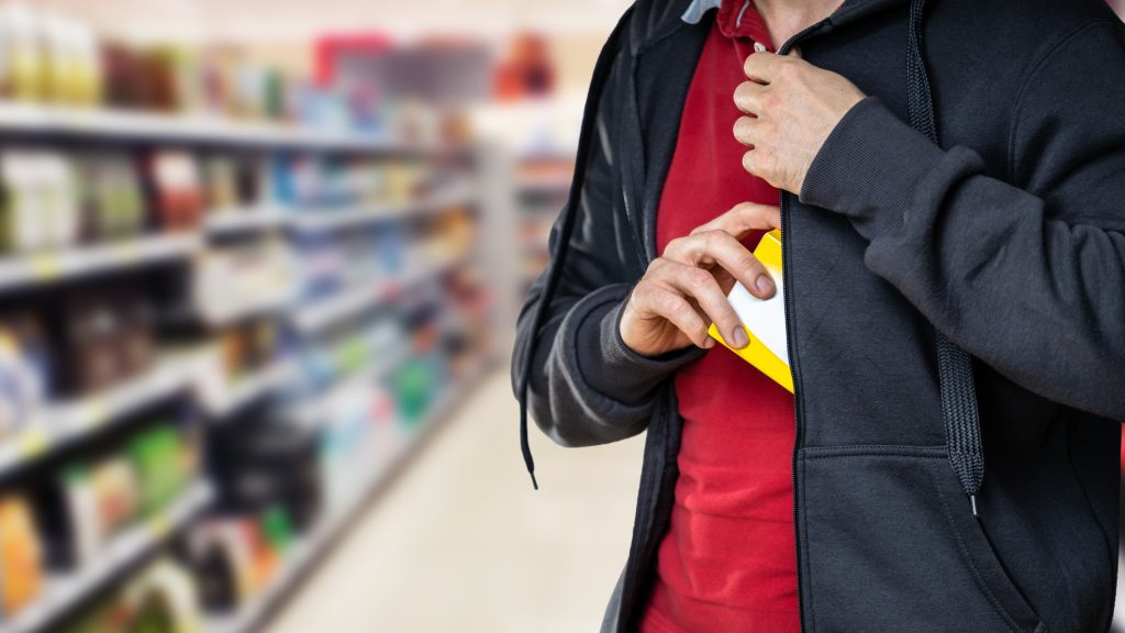 Már a sajtokra és a fogkrémekre is lopásgátlót raknak a kolozsvári szupermarketekben