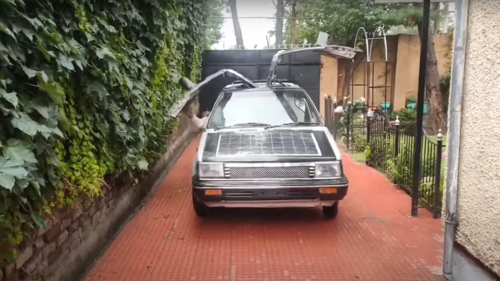 Napelemes autót épített az indiai Elon Musk