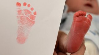Egy újszülött lábnyoma