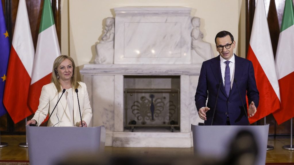 Morawiecki: Az energiaválság és az infláció visszaszorításához le kell győzni Oroszországot