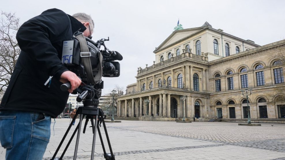 Bosszúból ebszart kent a kritikus arcába egy német koreográfus