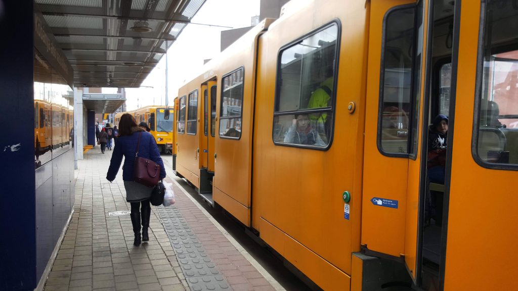 Halálra gázolt a villamos egy nőt Kőbányán