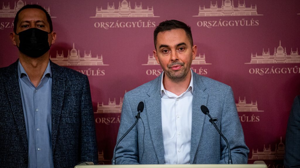 Feljelentést tesznek Rogán kabinetfőnökének és Schadl bizalmasának közös ügye miatt