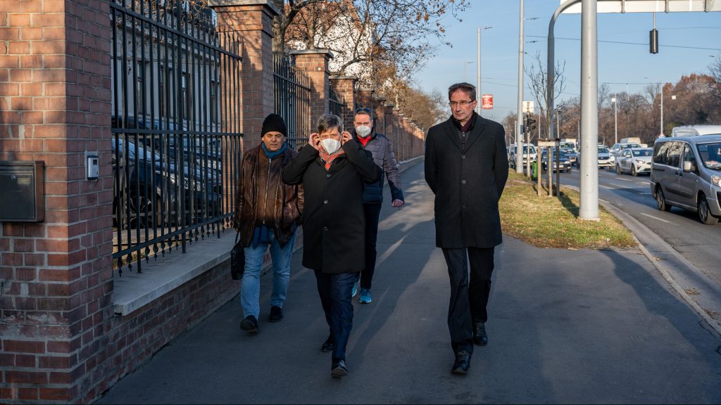 Völner olyan gyorsan túladott egy ingatlanán, hogy az be se került a vagyonnyilatkozatába