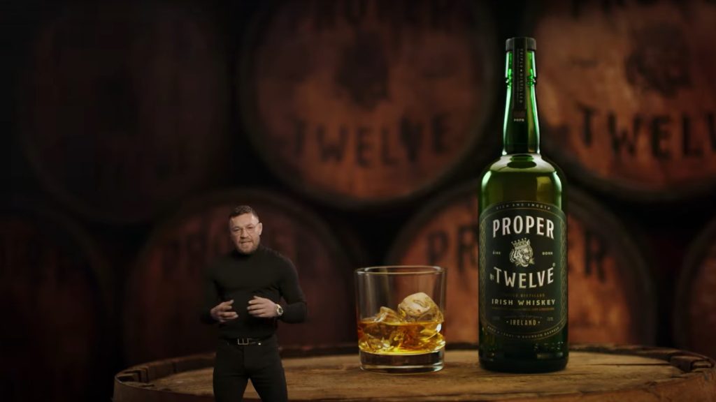 Steve Jobs-ot megidézve mutatta be új, zöldalmás whiskyjét Connor McGregor