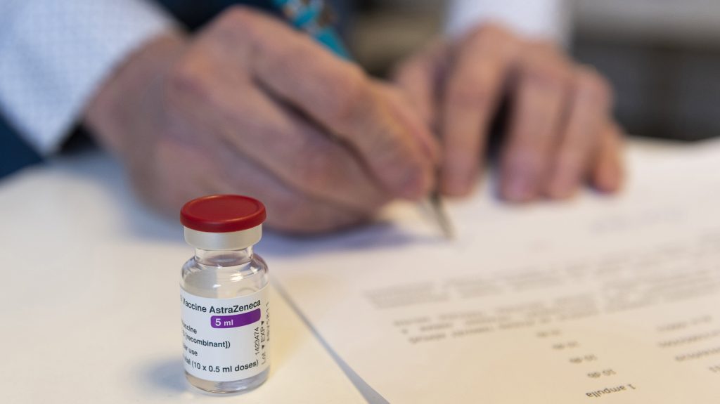 Könnyezett, elcsuklott a hangja kamera előtt a háziorvosnak, aki felmondott az egészségügy helyzete miatt