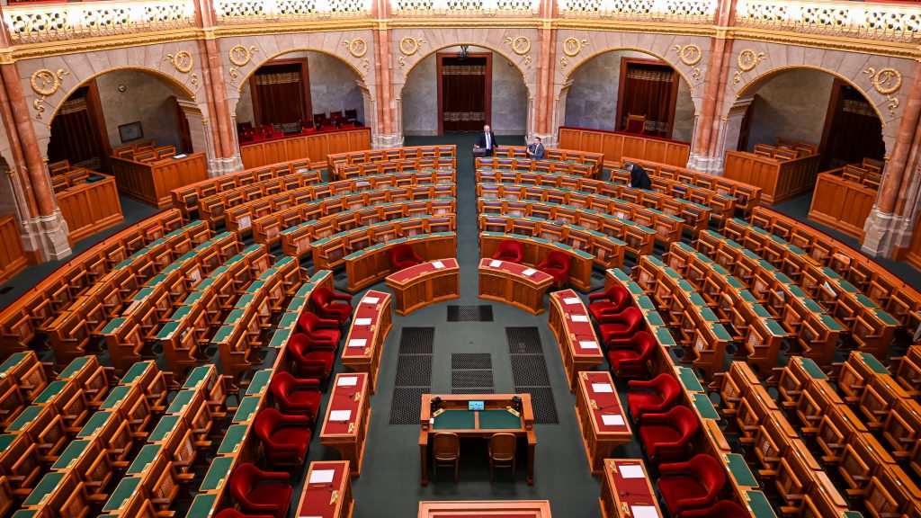 Orbán Viktor napirend előtt szólal fel a parlamentben