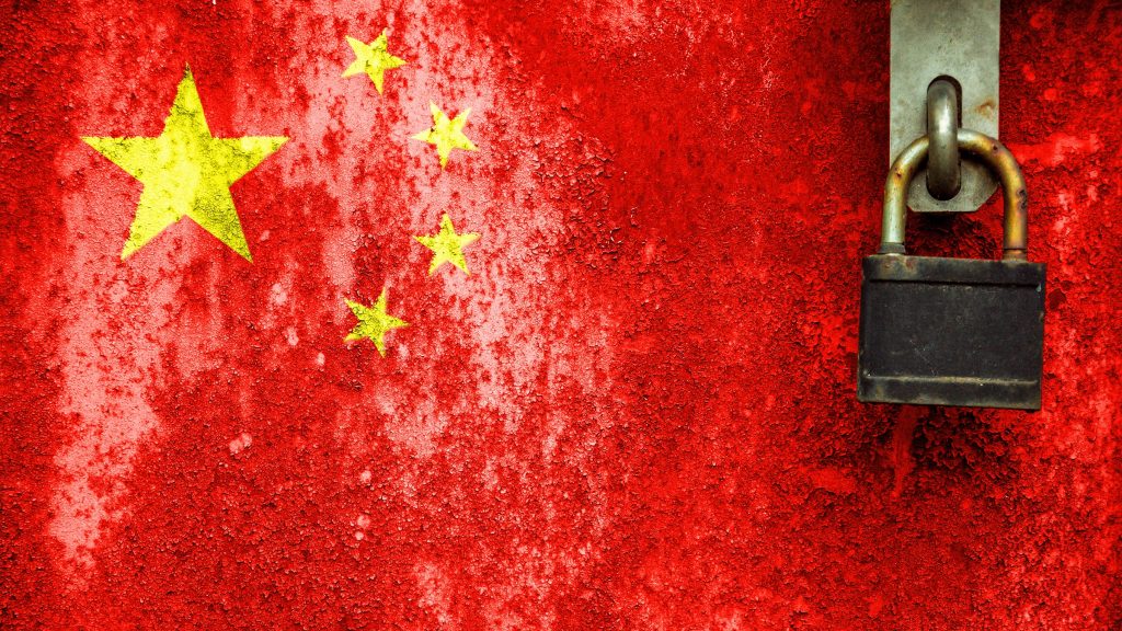 Megijedt a kínai állampárt, betiltotta a ChatGPT-t