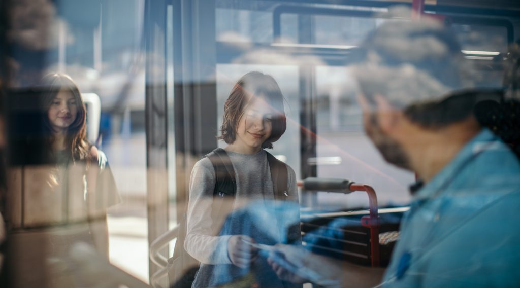 Módszeresen keserítette a buszsofőr és neje életét egy zalai nő, miután dobta a férfi