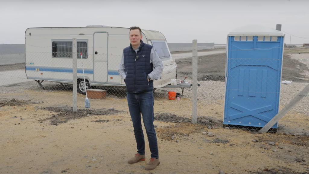 „Sikerült megszüntetni a természet zavaró jelenlétét“ – Litkai Gergely a Fertő tó partjáról jelentkezett