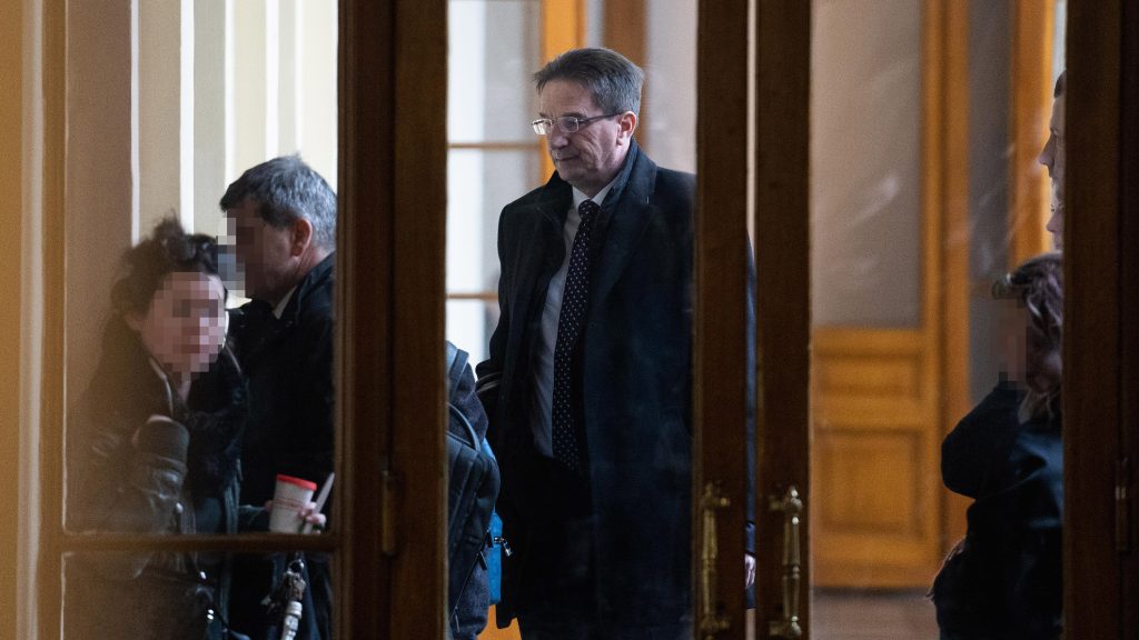 Szorult helyzetben lép színre Schadl György és Völner Pál a bíróságon