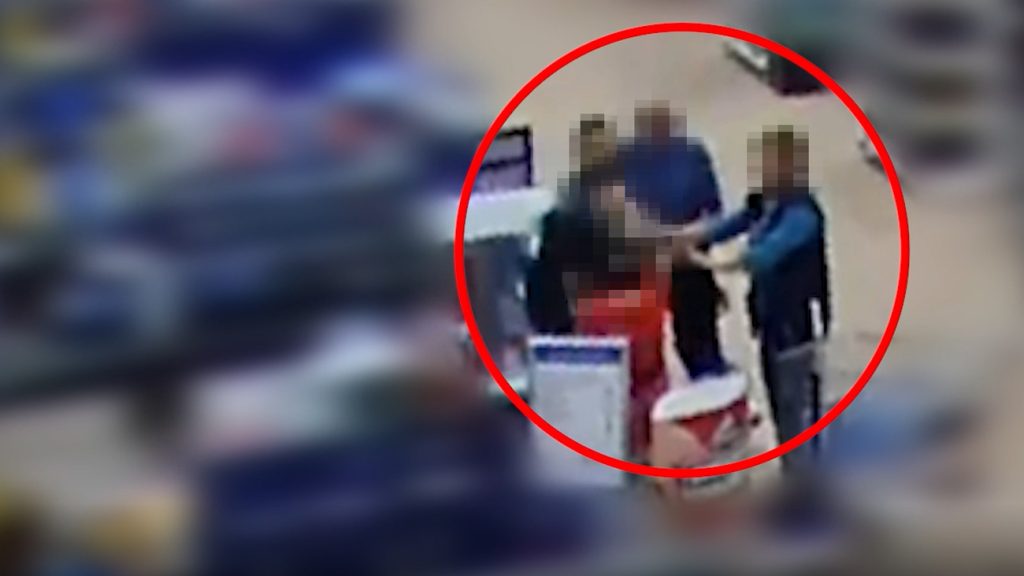 Verekedés volt egy tatabányai áruházban, lövés is dördült – videó