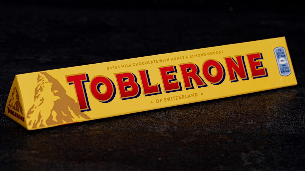 Egy korszak vége: lekerül az ikonikus hegy a Toblerone csokiról