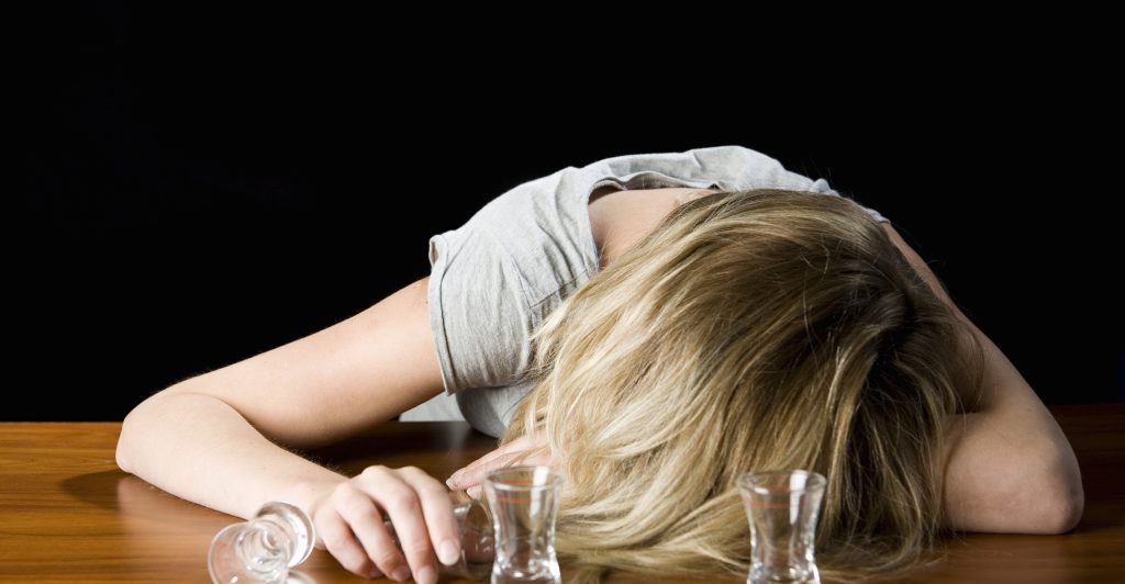 Pokollá tette az öt kisgyermeke életét egy alkoholista nő Dunaalmáson