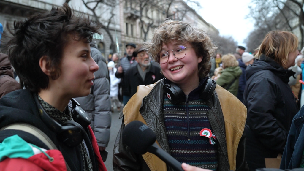 „A fizikatanárom felmondott, elment villanyt szerelni”