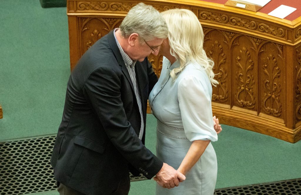 Ráczné Földi Judit: Elnök úrral előre megbeszéltük, hogy megölel