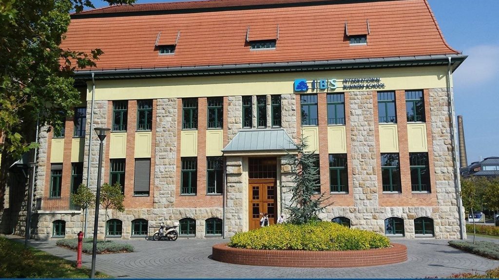 Menstruációs hiányzást vezet be hallgatói számára egy budapesti felsőoktatási intézmény