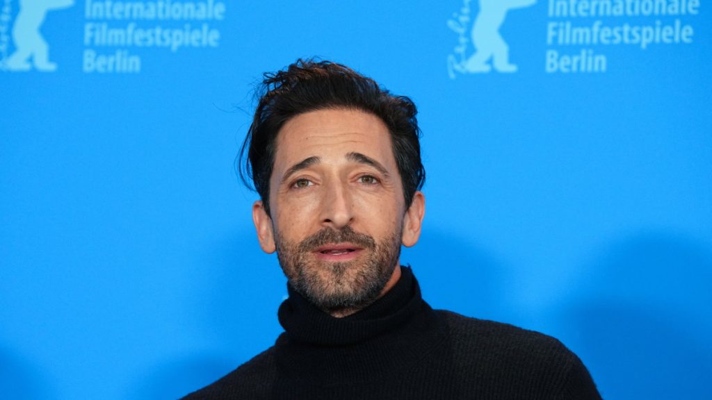 Budapesti étteremben ünnepelte 50. születésnapját Adrien Brody