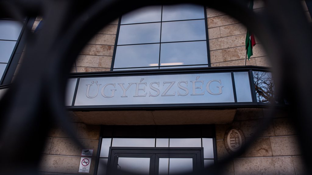 Tagad az iszlám „szent háborújára” uszító fiatal, szerinte ezek dicsőítő versek és része az arab költészetnek
