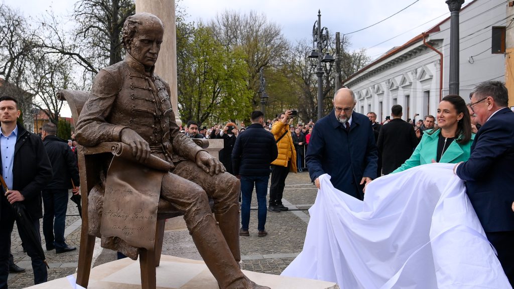 The scandal is growing, and the Statue of Coles, which was inaugurated by Katalin Novak, will be demolished