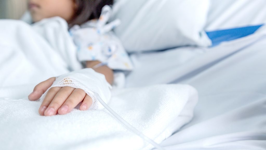 Beszámítható a hatéves kislányát életveszélyesen megszurkáló apostagi nő