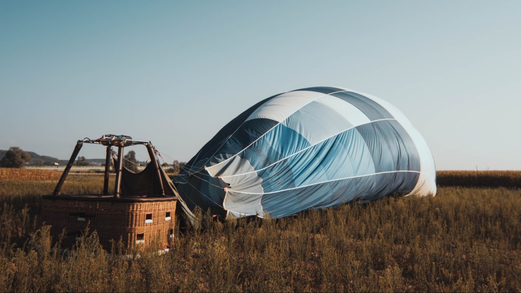 Lángoló hőlégballonból ugrott ki egy mexikói lány