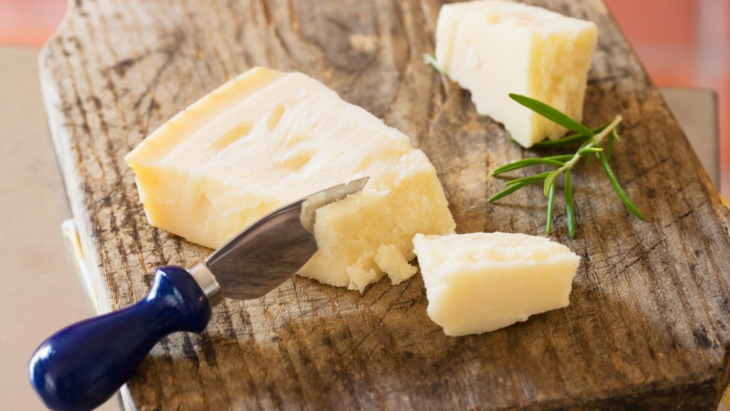 Kiakadtak a vegák, amikor megtudták, hogy készül a parmezán