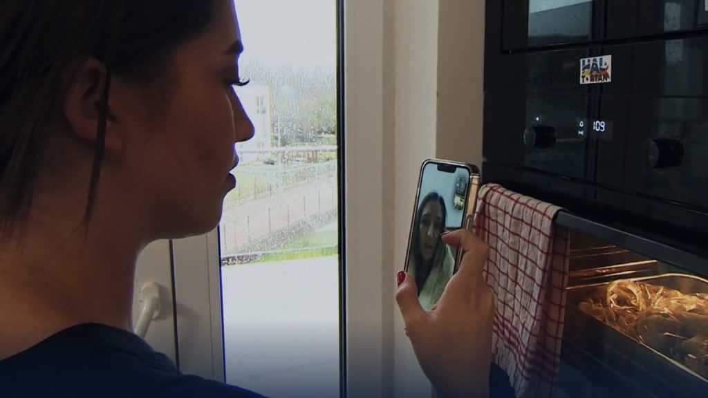Hal a tortán: Schobert Lara telefonos segítséget kért Rubint Rékától, mert nem volt biztos benne, hogy megy-e a sütő
