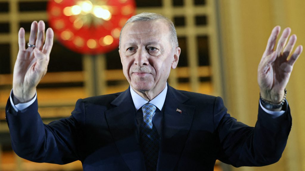 Erdogan lecserélte az egész kormányát