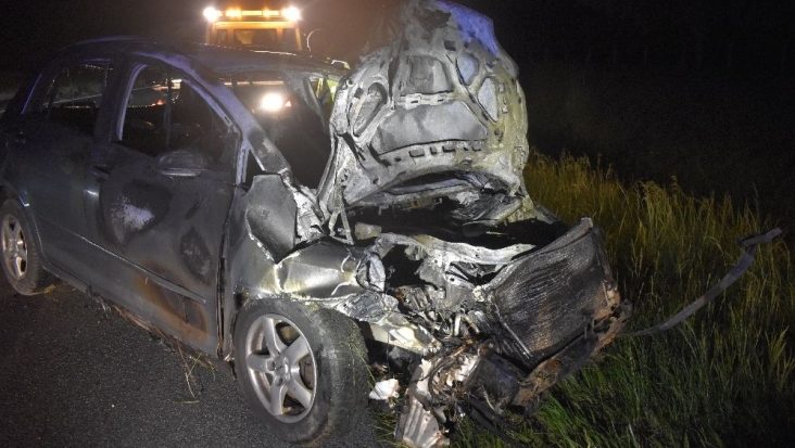 Árokba csapódott és kiégett egy autó az M1-esen