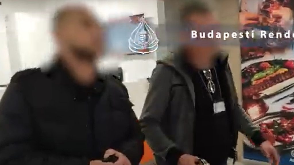 Angliai autómosóban fogták el a budapesti rablót