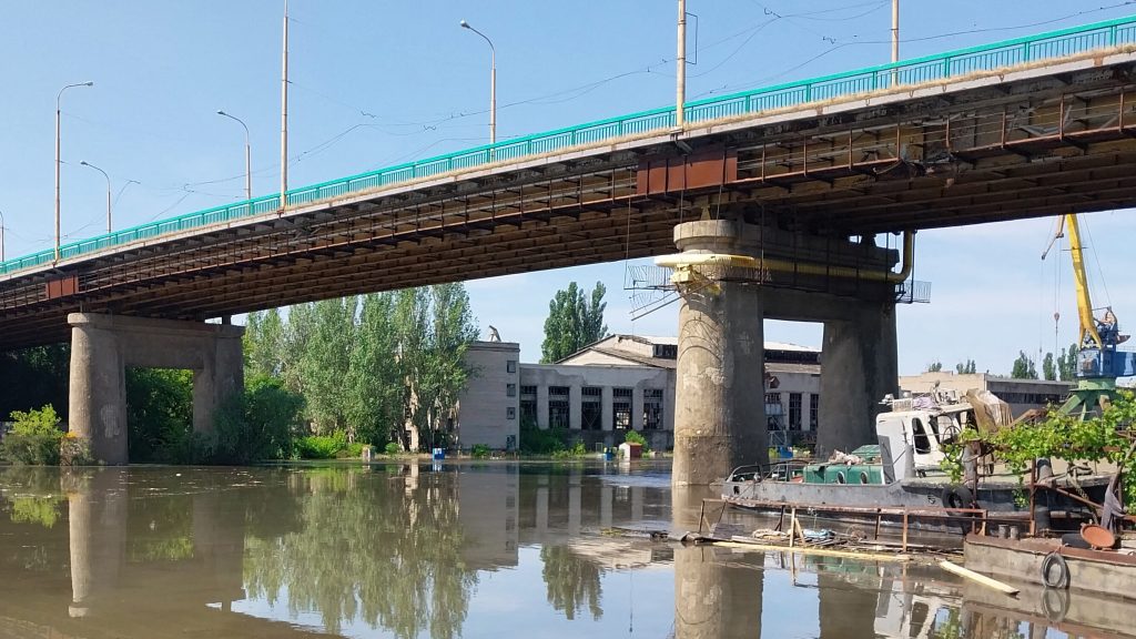 Gátrobbantás: kilenc balatonnyi víztömeg zúdulhatott ukrán településekre