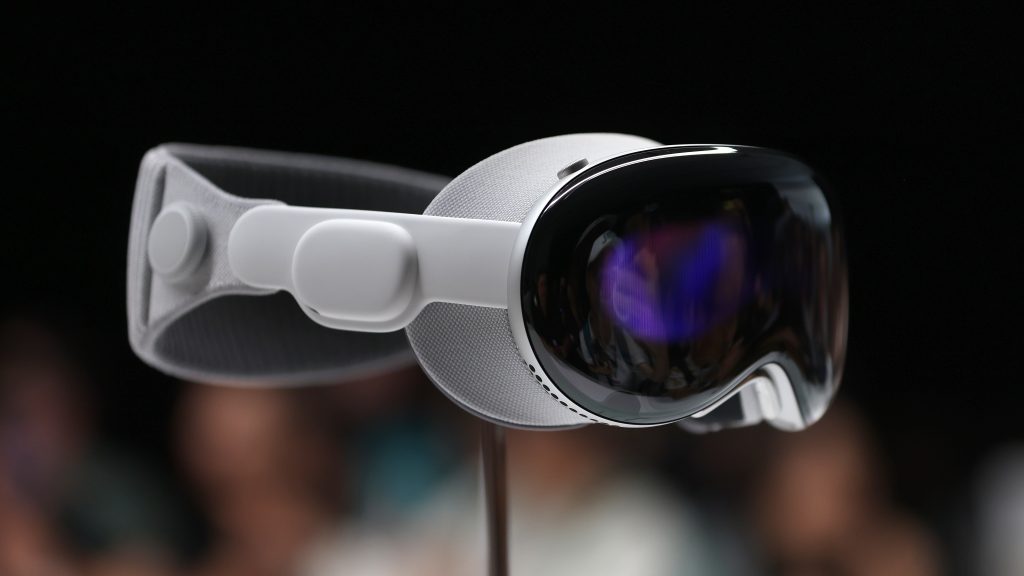 Vision Pro: tényleg forradalmat hoz az Apple új csodakütyüje?