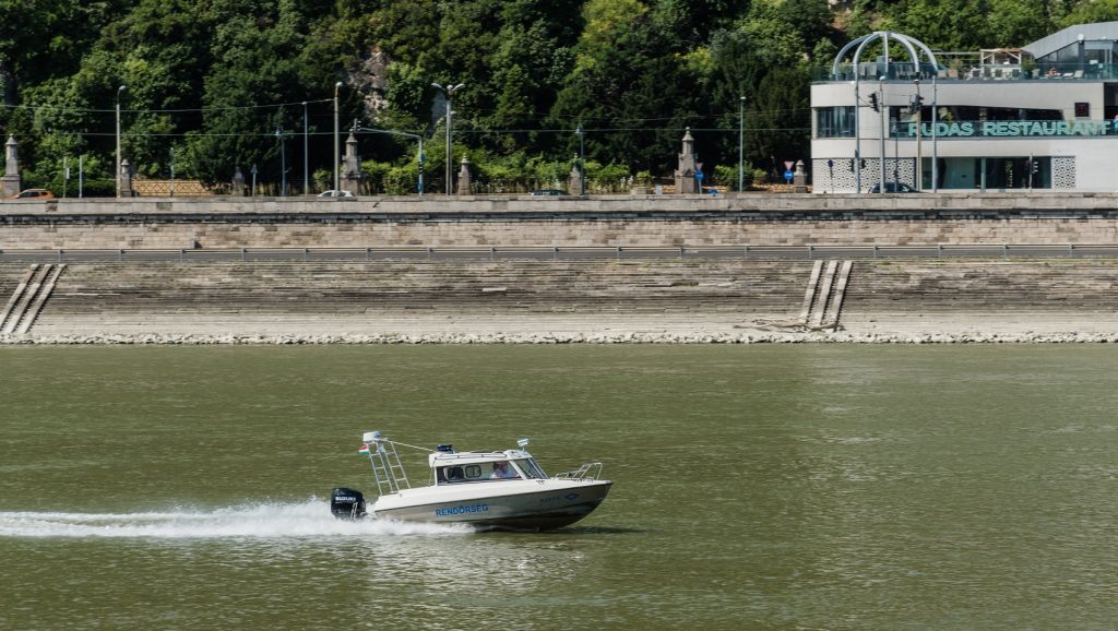 Vízirendőrök élesztettek újra egy idős férfit Verőcénél