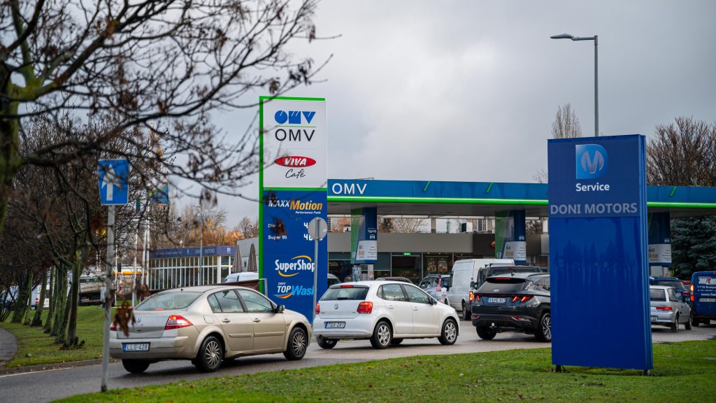 Szerdán sincs megállás az üzemanyagárak emelkedésében