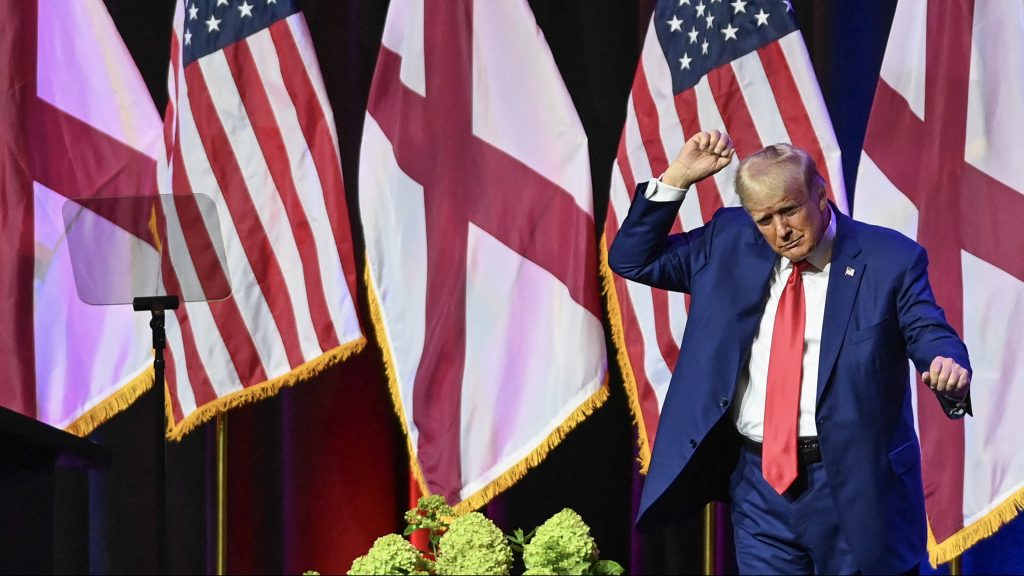 Eltilthatják Donald Trumpot attól, hogy a büntetőügyéről nyilvánosan beszéljen