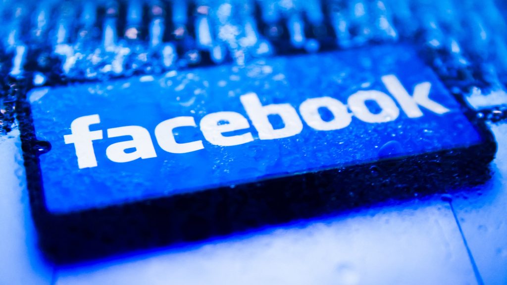 Fontos döntés elé állítja a Facebook az európai felhasználókat